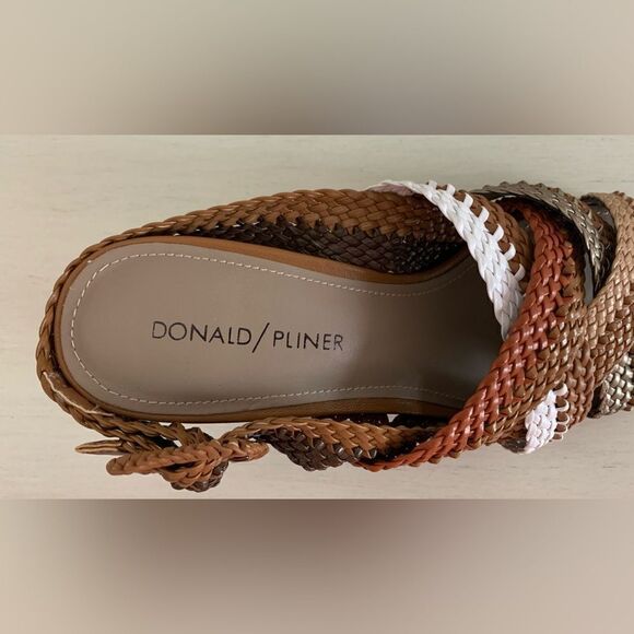 NWT - DONALD PLINER 'VARA' WOVEN LEATHER SANDAL WITH WOODEN HEEL - SIZE 6 - Picture 14 of 16
